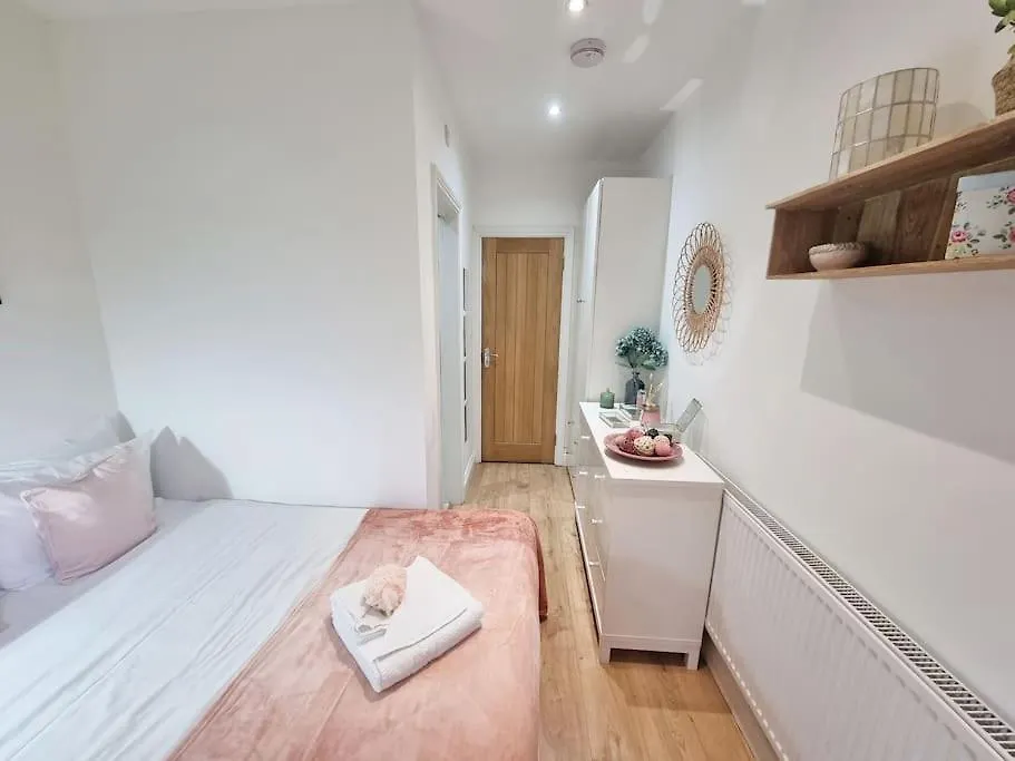 Villa 4Bed 3Bath 8Min To London Bridge 0*,