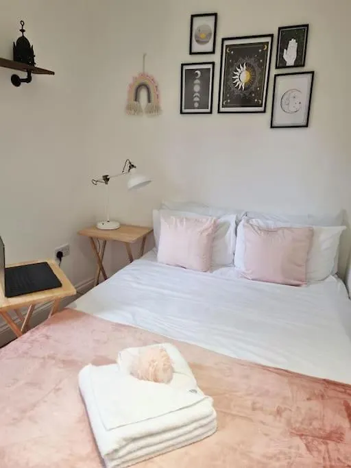 Villa 4Bed 3Bath 8Min To London Bridge Ferienhaus