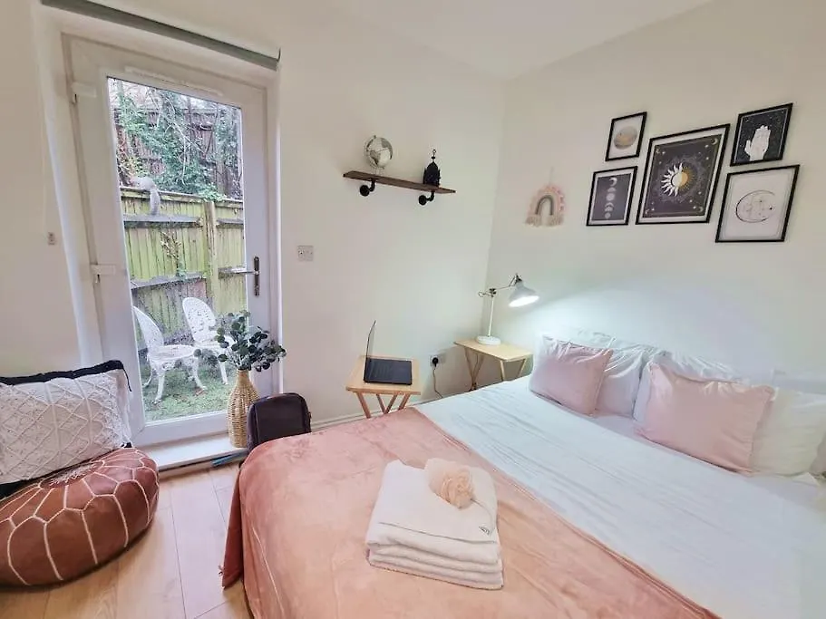 Villa 4Bed 3Bath 8Min To London Bridge Ferienhaus